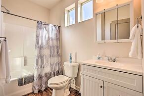 Sleek & Modern Townhome ~ 11 Mi to Dtwn Boise