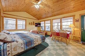 Pet-friendly Smoky Mountain Cabin: Hunt & Fish!
