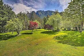 Riverside North Bend Oasis: Stunning Mountain View