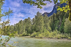 Riverside North Bend Oasis: Stunning Mountain View