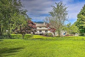 Riverside North Bend Oasis: Stunning Mountain View