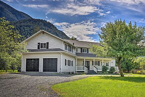 Riverside North Bend Oasis: Stunning Mountain View