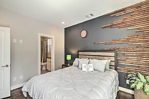 Stylish Houston Townhome ~ 3 Mi to Downtown!