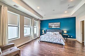 Stylish Houston Townhome ~ 3 Mi to Downtown!