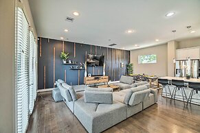 Stylish Houston Townhome ~ 3 Mi to Downtown!