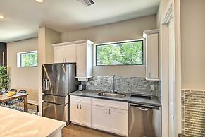 Stylish Houston Townhome ~ 3 Mi to Downtown!