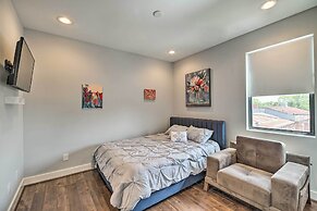 Stylish Houston Townhome ~ 3 Mi to Downtown!