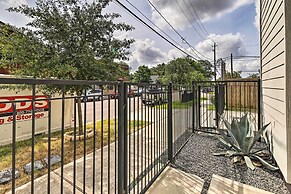 Stylish Houston Townhome ~ 3 Mi to Downtown!