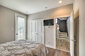 Stylish Houston Townhome ~ 3 Mi to Downtown!