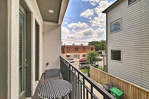 Stylish Houston Townhome ~ 3 Mi to Downtown!