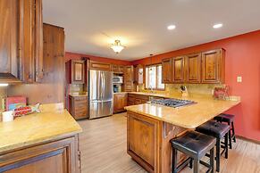 Stunning Southaven Estate: Pool & Spacious Deck!