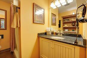 Stunning Southaven Estate: Pool & Spacious Deck!