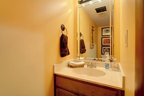 Stunning Southaven Estate: Pool & Spacious Deck!