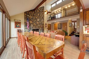 Stunning Southaven Estate: Pool & Spacious Deck!