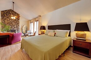 Stunning Southaven Estate: Pool & Spacious Deck!