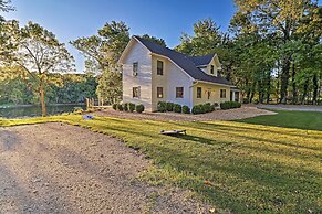 'riverside Hide-a-way' w/ Patio, Bbq, Fishing Pier