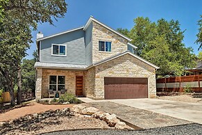 Walk to Lake Austin: Spacious Getaway w/ Patio