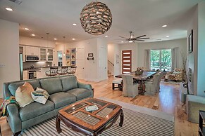 Walk to Lake Austin: Spacious Getaway w/ Patio