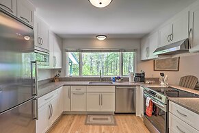 Stunning Fletcher Home: Hot Tub + Fire Pit!