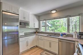 Stunning Fletcher Home: Hot Tub + Fire Pit!