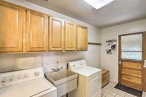 Stunning Fletcher Home: Hot Tub + Fire Pit!