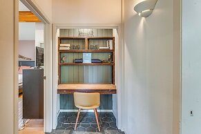 Stylish, Serene Angel Fire Cabin w/ Hot Tub!