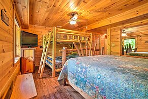 Gatlinburg Cabin: Hot Tub & Home Theater!