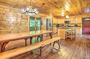 Gatlinburg Cabin: Hot Tub & Home Theater!