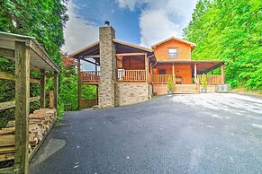 Gatlinburg Cabin: Hot Tub & Home Theater!