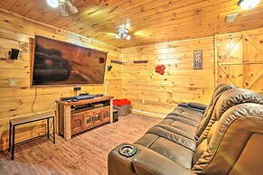 Gatlinburg Cabin w/ Home Theater & Hot Tub!