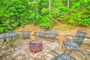 Gatlinburg Cabin w/ Home Theater & Hot Tub!