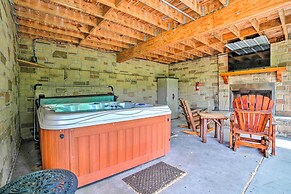 Gatlinburg Cabin w/ Home Theater & Hot Tub!