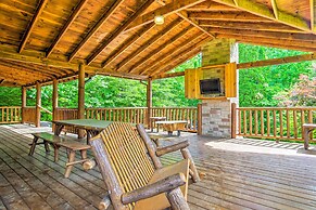 Gatlinburg Cabin w/ Home Theater & Hot Tub!