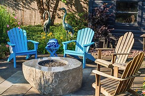 Upscale Arts + Crafts Bungalow w/ Yard, Pool!