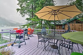 Waterfront House w/ Glacial Views - Near Downtown!