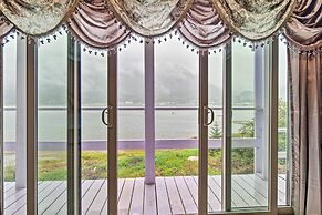 Waterfront House w/ Glacial Views - Near Downtown!