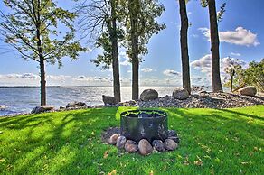 Waterfront Lake Mille Lacs Lodge w/ Deck + Grill!