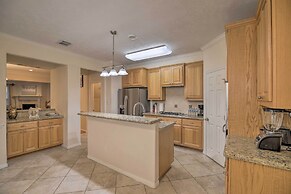 2,500 Sq Ft Townhome - Walk to Central River Oaks!