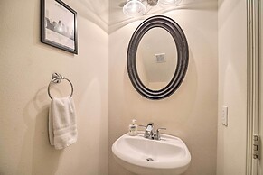 2,500 Sq Ft Townhome - Walk to Central River Oaks!