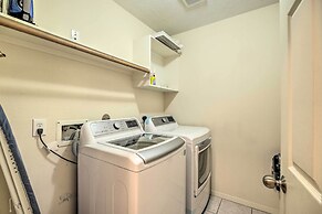 2,500 Sq Ft Townhome - Walk to Central River Oaks!