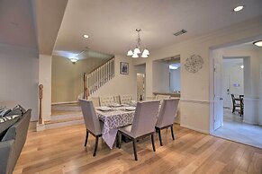 2,500 Sq Ft Townhome - Walk to Central River Oaks!