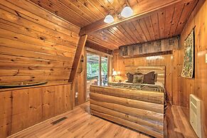 A-frame Gatlinburg Cabin w/ Deck & Private Hot Tub