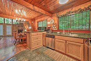 A-frame Gatlinburg Cabin w/ Deck & Private Hot Tub