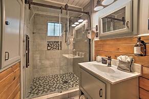 A-frame Gatlinburg Cabin w/ Deck & Private Hot Tub