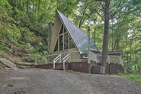 A-frame Gatlinburg Cabin w/ Deck & Private Hot Tub