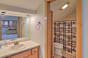 Beech Mountain Ski Condo w/ Private Balcony!