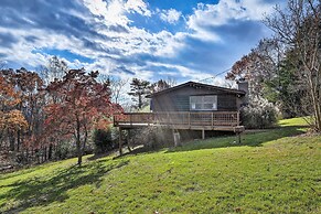 Calming Shenandoah Valley Cabin w/ Hot Tub!