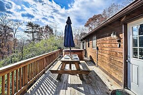Calming Shenandoah Valley Cabin w/ Hot Tub!