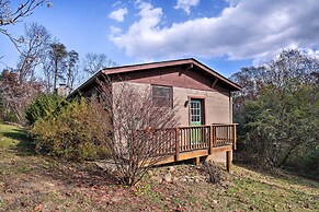 Calming Shenandoah Valley Cabin w/ Hot Tub!