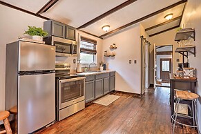 Calming Shenandoah Valley Cabin w/ Hot Tub!